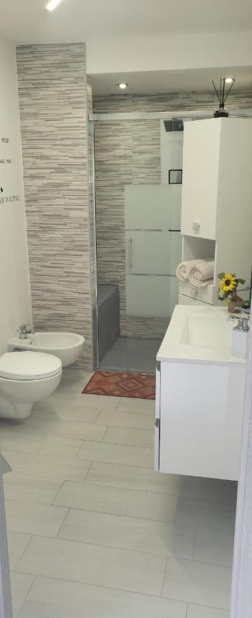 Holithªy Molª Bed and Breakfast Mola di Bari Exteriör bild