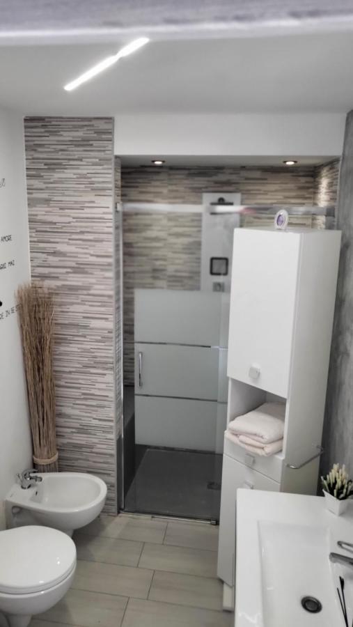 Holithªy Molª Bed and Breakfast Mola di Bari Exteriör bild